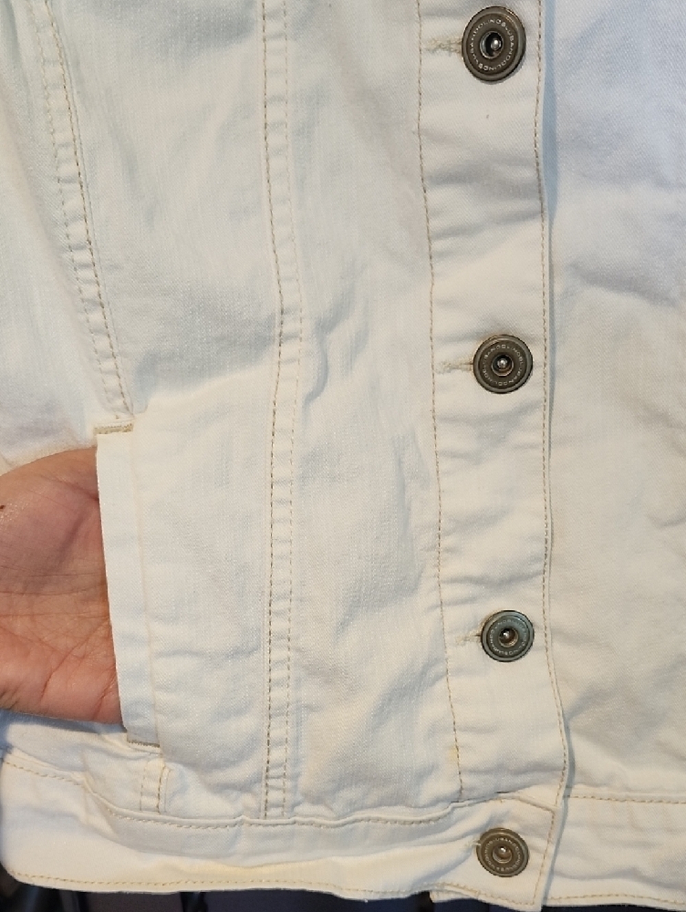 BandolinoBlu White Denim Jacket with Beige Floral Appliqué - Picture 4 of 9